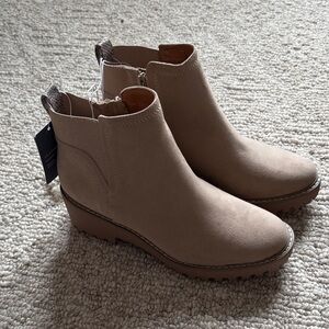 Universal Thread Taupe Ankle Booties with Lug Sole